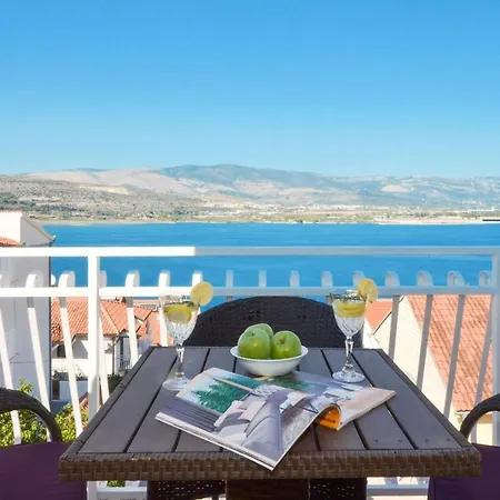 Pitesa Lägenhet Trogir