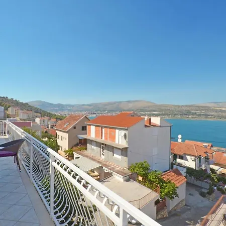 Lägenhet Pitesa Trogir