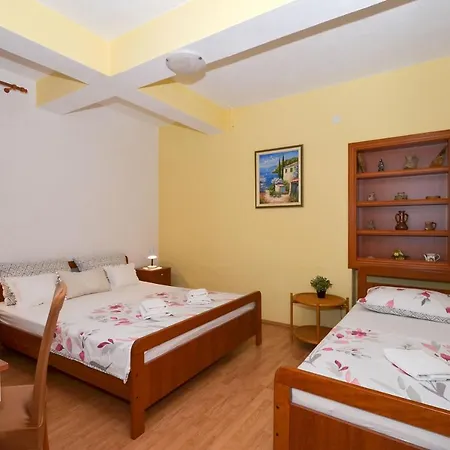 Pitesa Apartmán *