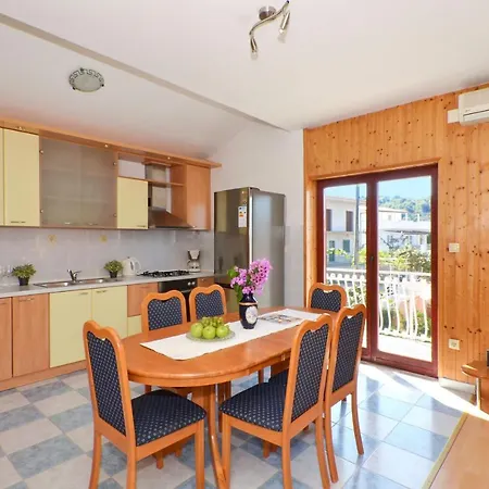 Pitesa Apartment
