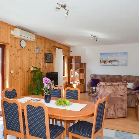 Pitesa Apartment