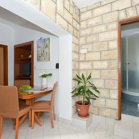 Pitesa Apartment *