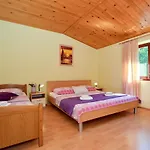 Apartamento Pitesa *
