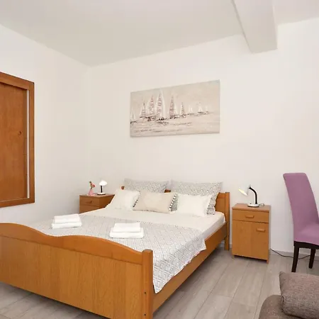 Pitesa Apartment *